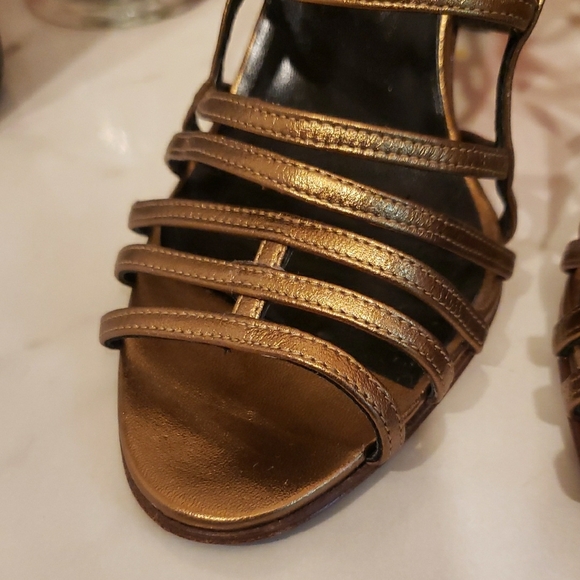 Manolo Blahnik Metallic Leather Slingback Sandals + Dust Bag. - Picture 4 of 16